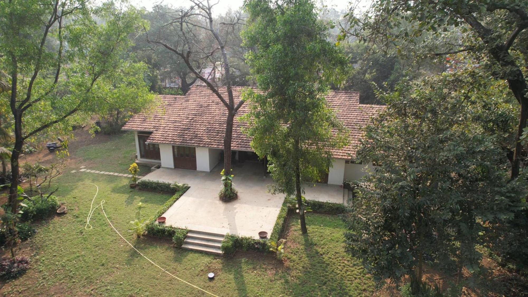 Banyan House - Luxurious 4 Bedroom Villa On One Acre, Near The Beach Nāgaon Exterior foto