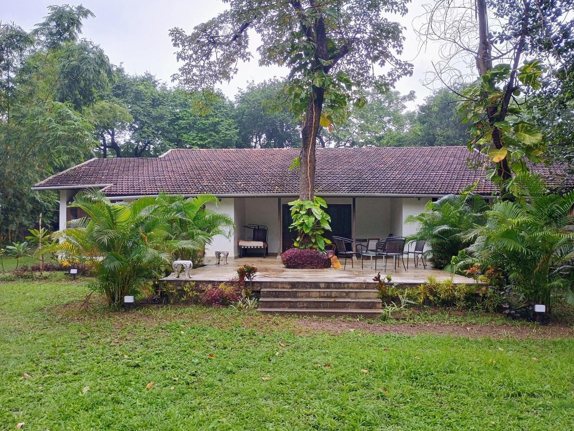 Banyan House - Luxurious 4 Bedroom Villa On One Acre, Near The Beach Nāgaon Exterior foto
